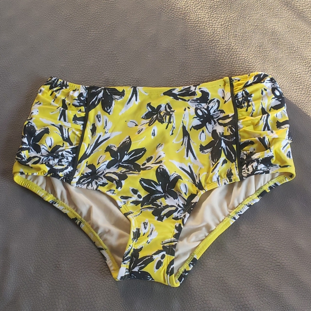 NWT bright and cheery floral bikini bottom